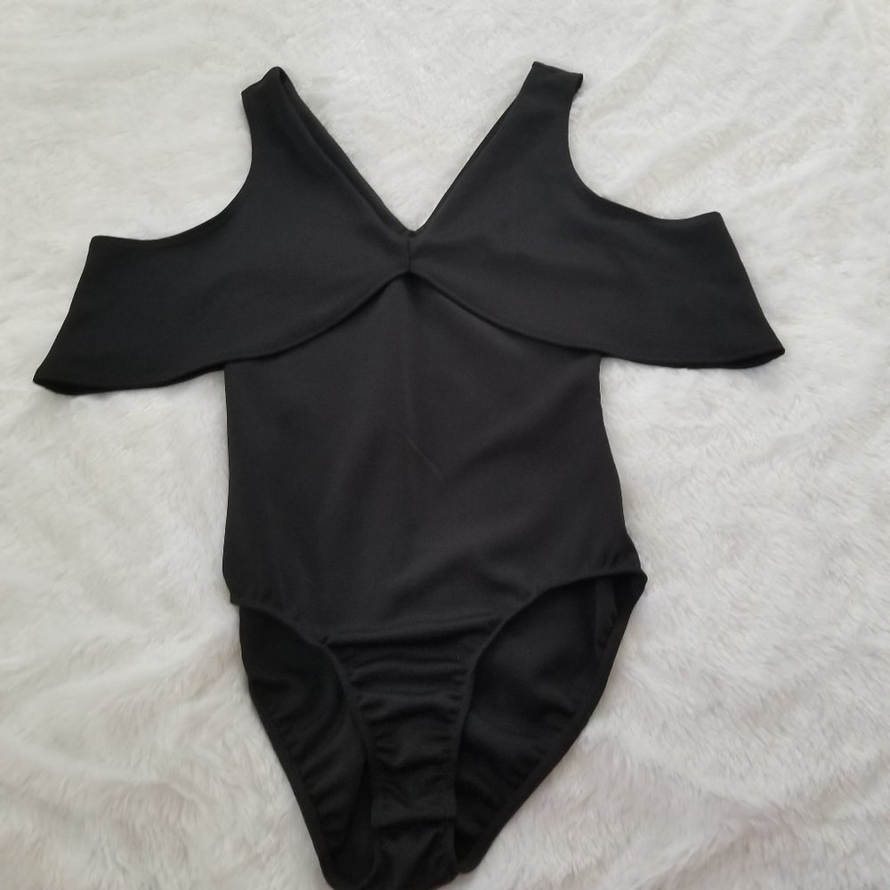 Charlotte Russe Cold-Shoulder Bodysuit Size M NWT